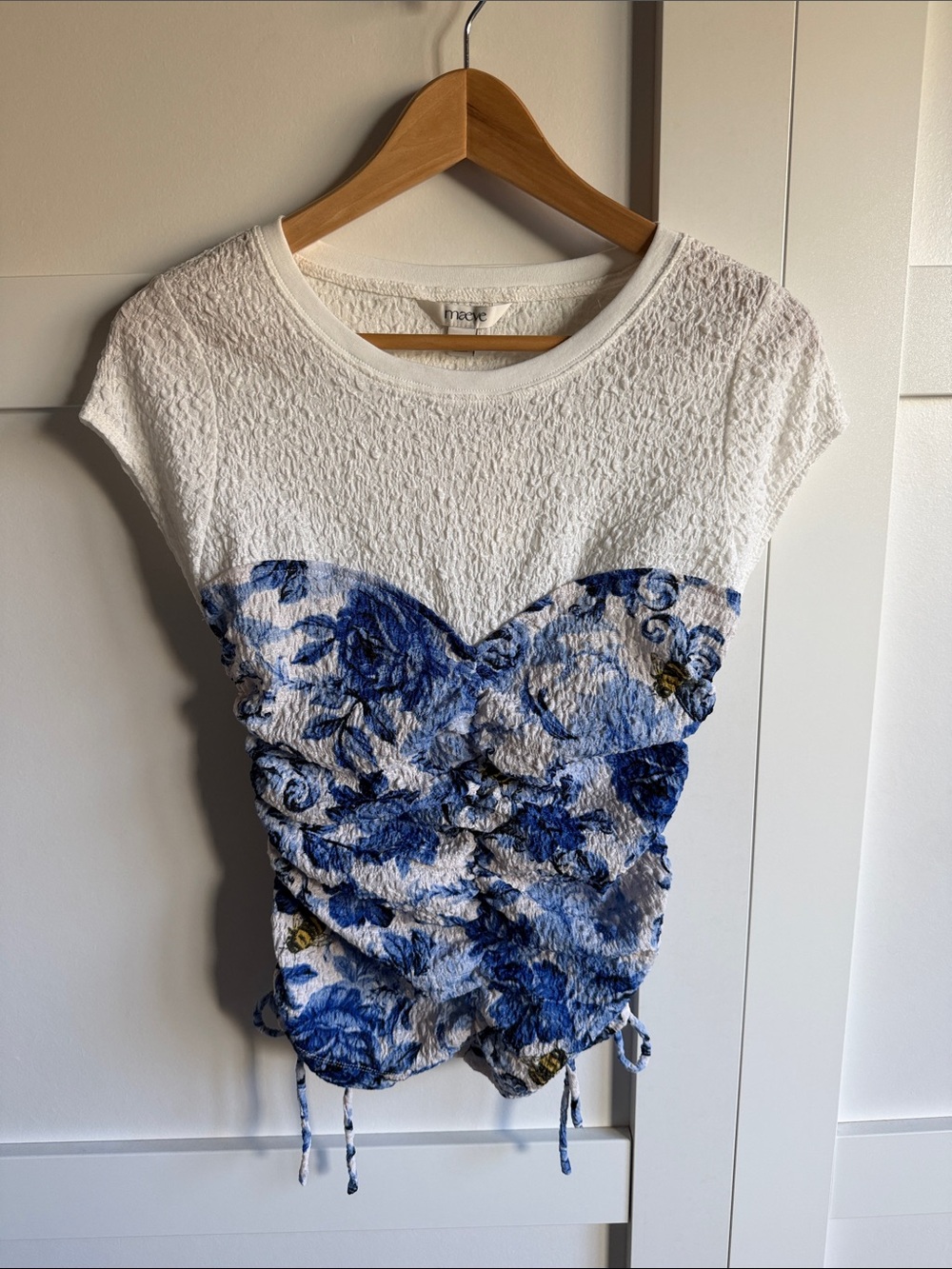Anthropologie Maeve Women’s Blue & White Floral Ruched Tee xs